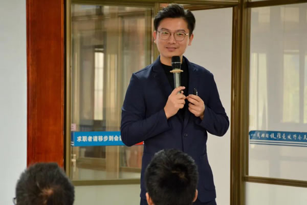 新战略 新启程|老赖不赖门窗2021年度总结暨表彰大会隆重召开